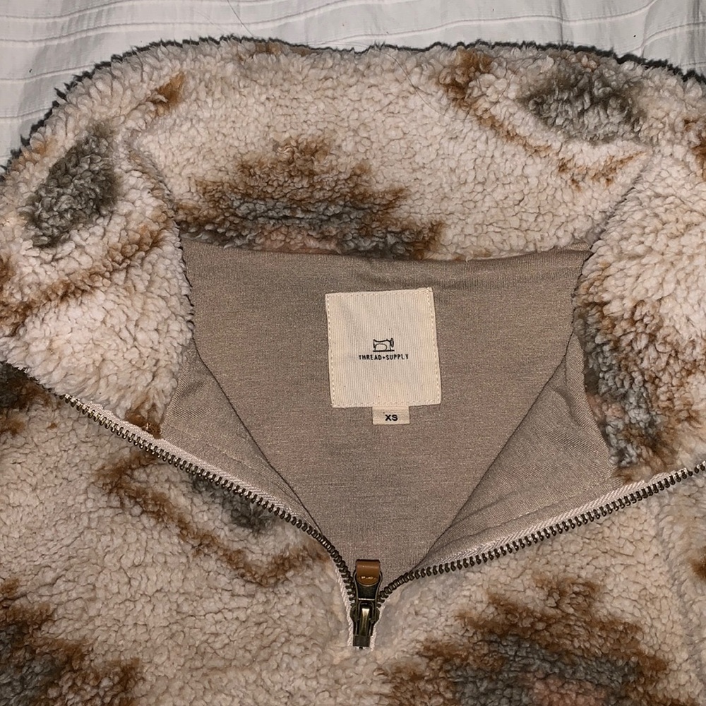 Fuzzy Aztec sweater - Picture 2 of 3
